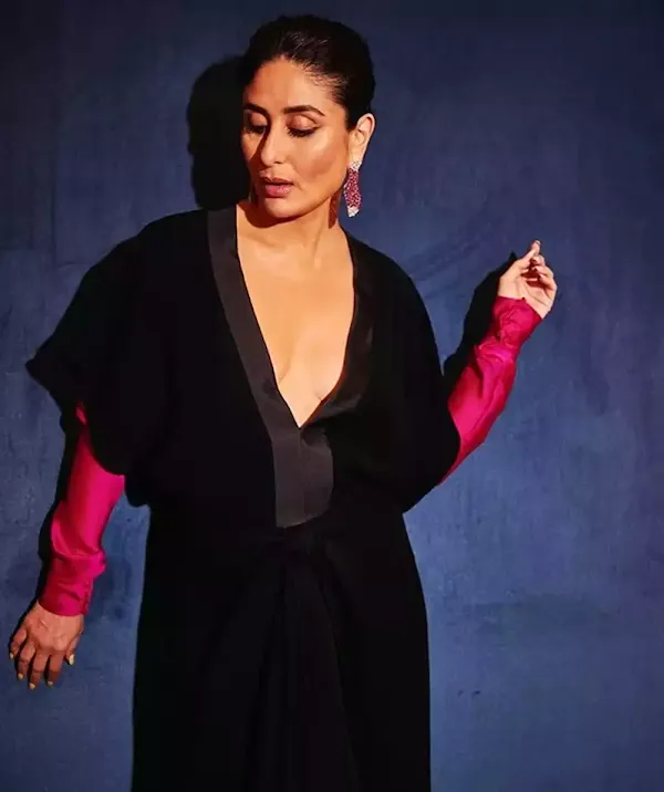 kareena kapoor cleavage deep neckline outfit