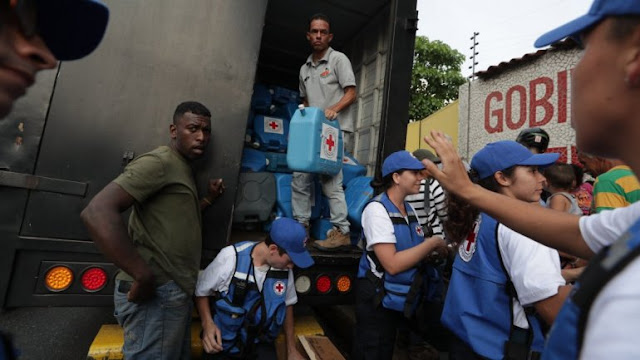 AMÉRICA: 800 toneladas de ayuda humanitaria internacional han entrado a Venezuela gracias a "héroes anónimos".