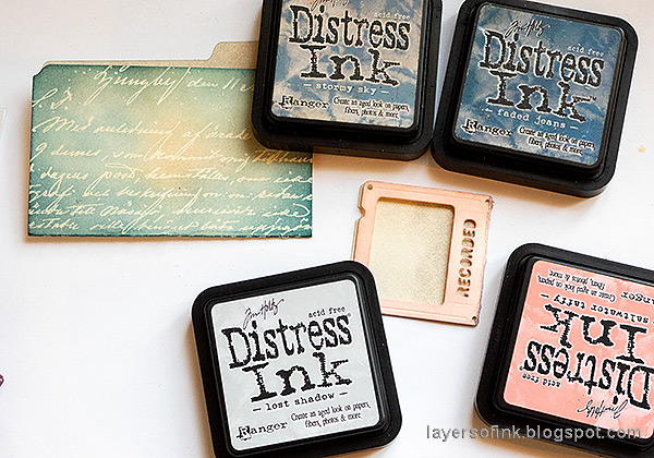 Layers of ink - File Folder Notebook Tutorial by Anna-Karin Evaldsson. Ink with Distress Ink.