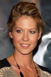 Jenna Elfman Hairstyles