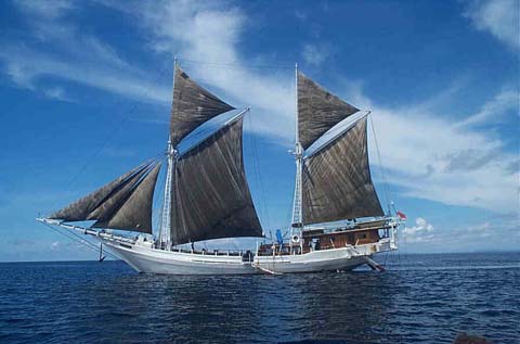 Phinisi Schooner Wooden