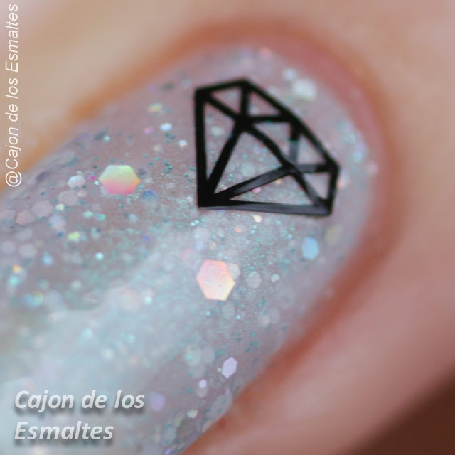 Uñas con diamantes