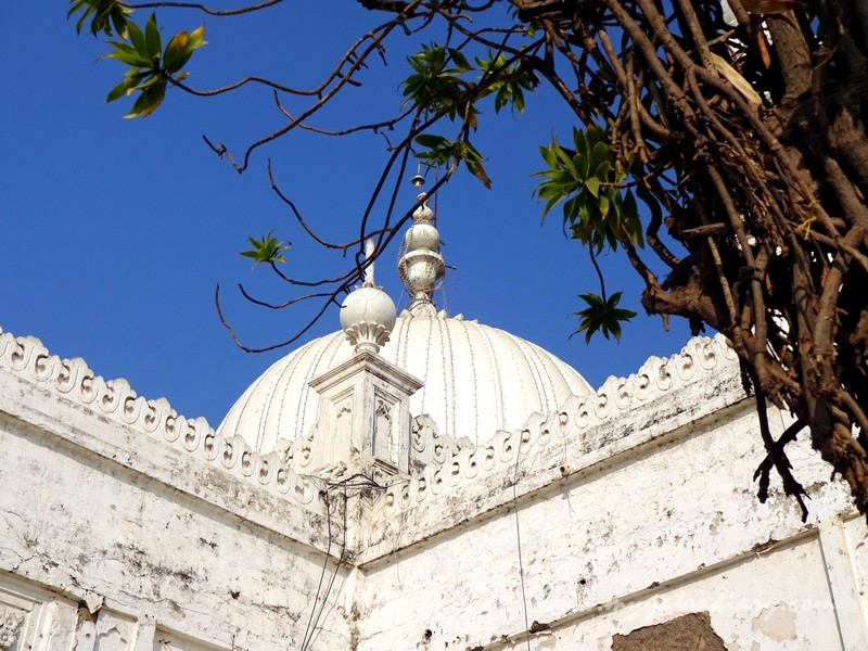 White Marble edifice of Haji Ali Dargah, Mumbai