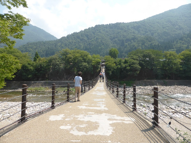 Puente en Shirakawa-go