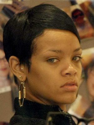 rihanna no makeup. No makeup:Rihanna