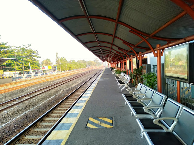 peron stasiun maguwo