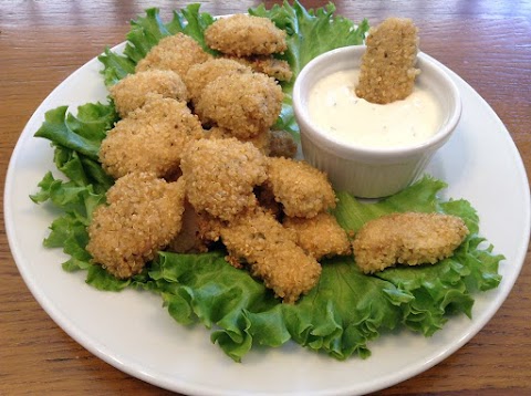 Nuggets de frango crocantes com quinoa no forno (saudáveis; "fit")