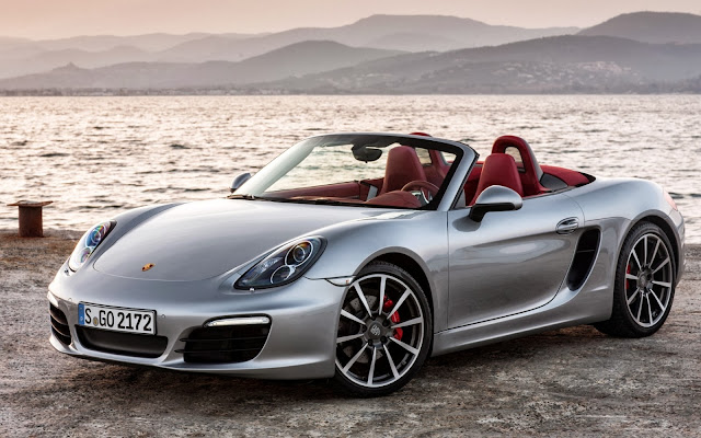 Convertible Porsche Boxster Spyder