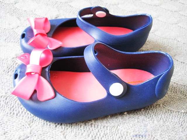 http://www.wholesalebuying.com/product/fashion-walker-toddler-baby-girl-bow-mary-jane-flat-sandal-189269?utm_source=blog&utm_medium=cpc&utm_campaign=Carly1378