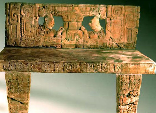 Каменный трон, восстановленный в Пьедрас-Неграс