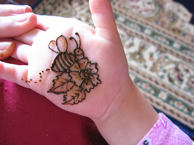 Simple Mehndi Design for Kids