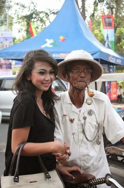 Disini ! Kumpulan Cerita Lucu, Nyunyu, Cerita Unik Pocoong !