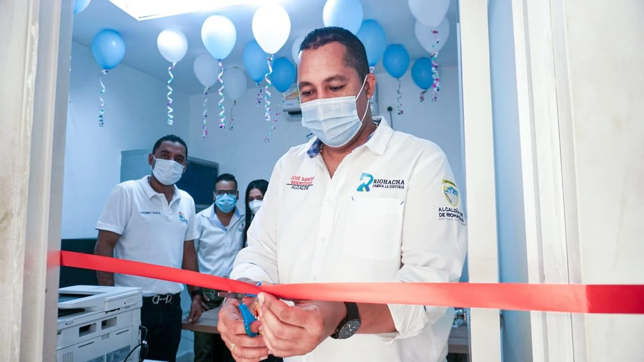 hoyennoticia.com, Alcalde de Riohacha inauguró sede para Superservicios y Supeerindustria y Comercio