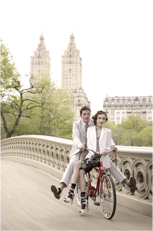 vintage-new-york-central-park-engagement-session-inspiration