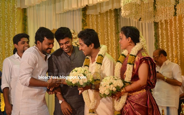 vineeth sreenivasan marriage ,wedding photos