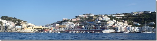 Der attraktive Hafen von Ponza