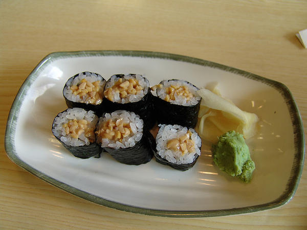 101 เมนูซูชิ ข้าวห่อสาหร่ายไส้นัตโตะหรือถั่วหมัก(Natto Maki)