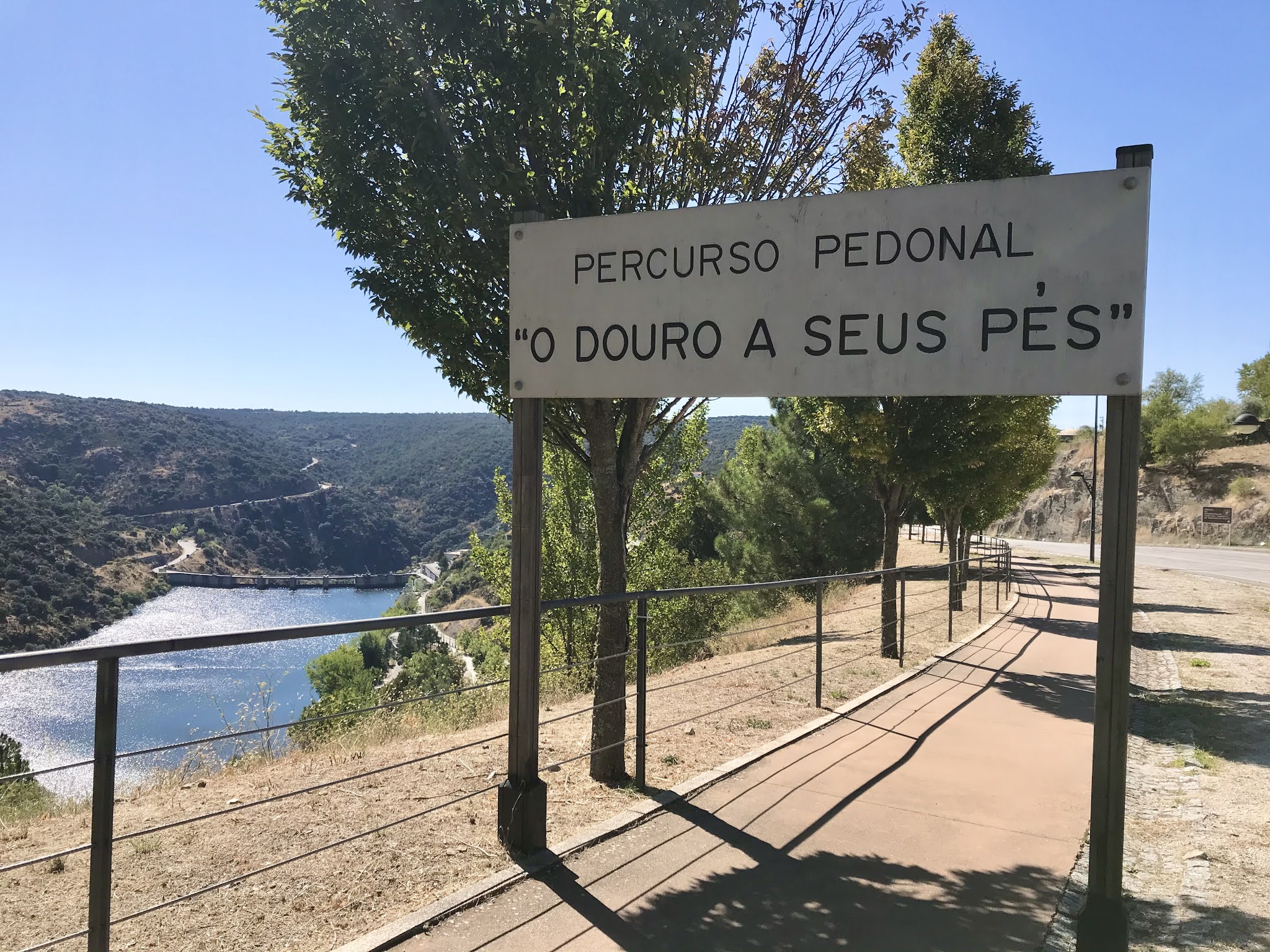 Miranda do Douro, Fraga Amarela, Douro Internacional, Portugal, Enigma