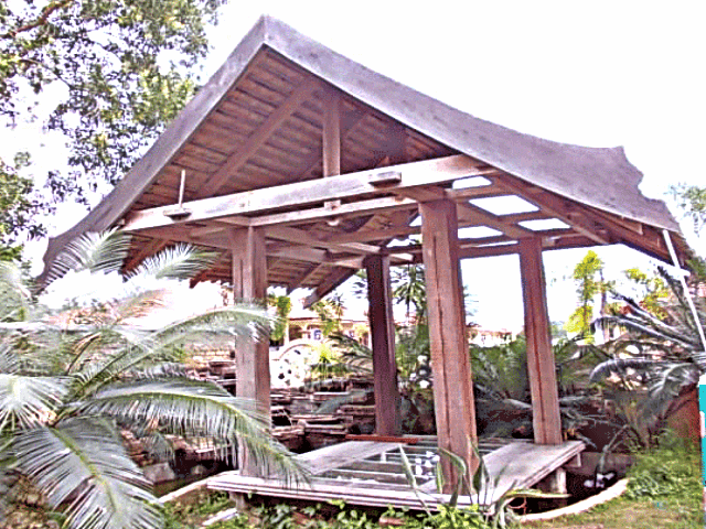 Perabot Taman Gazebo Pergola Wakaf Kayu Bukit Besi  Bukit 