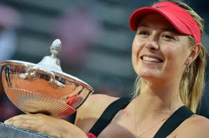 Maria Sharapova Pertahankan Gelar