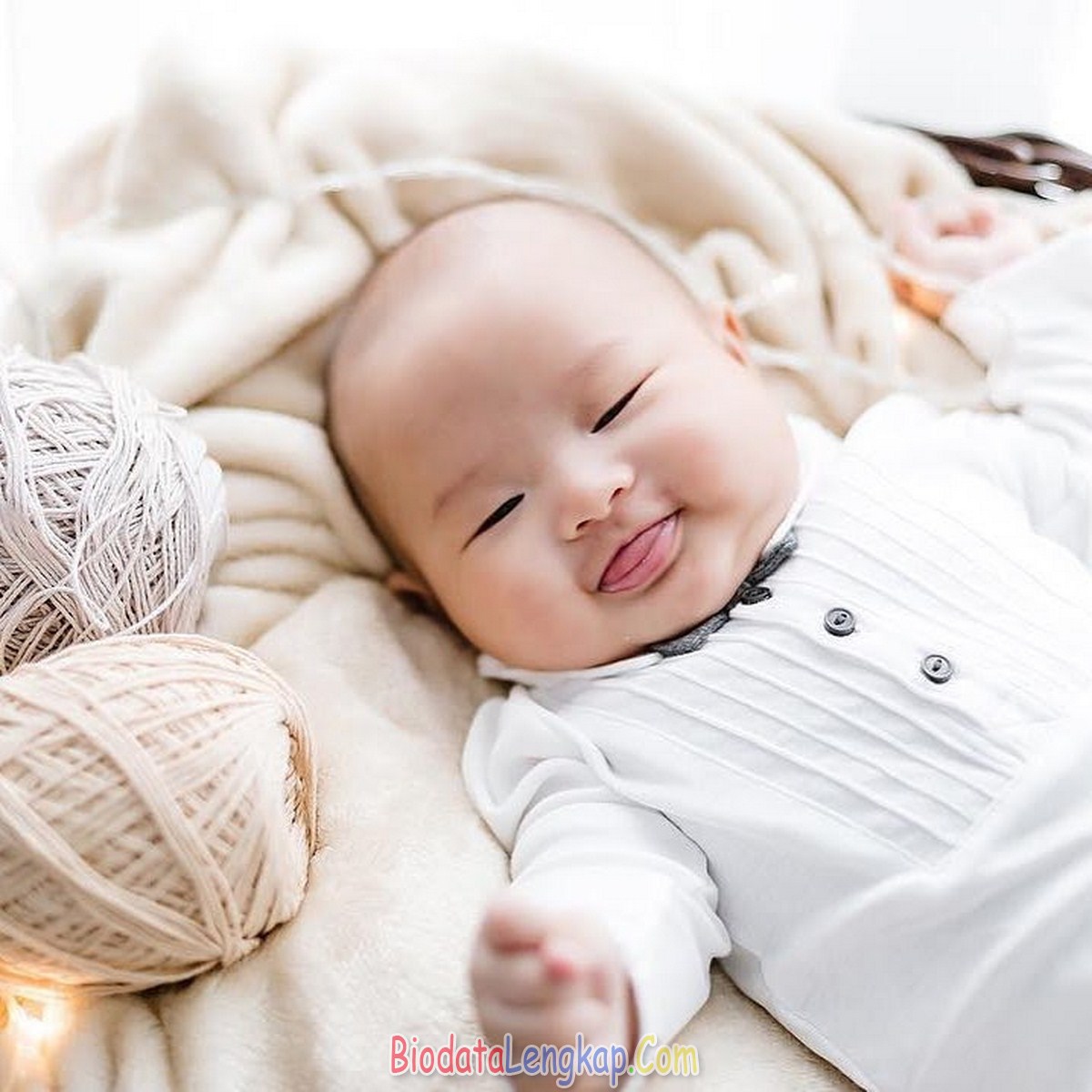 42 Foto Bayi Lucu Yang Imut Dan Sangat Menggemaskan