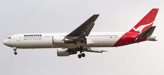 Qantas VH-OGI Boeing 767-338ER