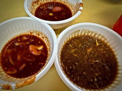 Tiong Bahru Ngoh Hiang Prawn Cracker (中峇鲁五香蝦餅), sauces