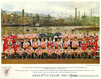 ATHLETIC CLUB DE BILBAO - Bilbao, España - Temporada 1991-92 - Manuel Delgado Meco (preparador físico), José Ángel Iribar (entrenador de porteros), Alcorta, Ayarza, Patxi Salinas, Patxi Iru, LObato, Kike, Andrinúa, Ziganda, Merino, Fidel Uriarte (2º entrenador, J. L. Urrutia (ayudante); J. Delgado (fisio), Billabona, Eskurza, Larrazabal, Iñaki Sáez (entrenador), Mendiguren, Urrutia, Tabuenka, Dr. Gorostidi (médico), J. A. Narváez (utillero); Ripodas, Lacabeg, Luke, Ander Garitano, De la Fuente, Luis Fernando, estíbariz, Valverde y Urtubi - Plantilla del Athletic Club, que en la temporada 1991-92 se clasificó 14º en la Liga e 1ª División. Empezó como entrenador Iñaki Sáez, que, ante la errática marcha del equipo, fue sustituído por Chuchi Aranguren en la jornada 24