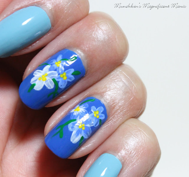 Blue flower nail design