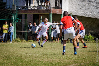 Tetracampeão Romário participa de jogo amistoso em Teresópolis
