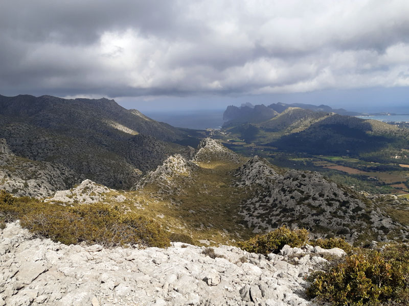 Cala Sant Vincenc vista dalle montagne - Maiorca