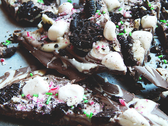 Hot Chocolate Christmas Bark || Blogmas