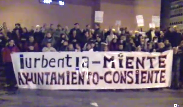 Protesta en 2010 de afectados por el bloqueo de la construcción en Sefanitro