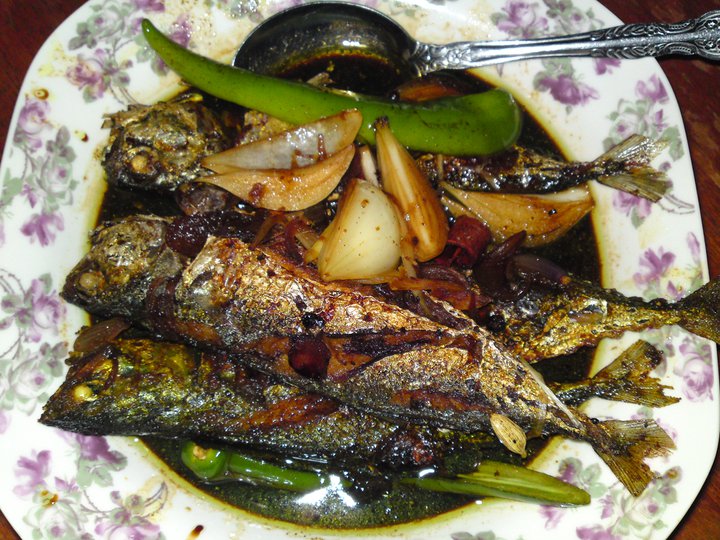 DARI DAPUR ORANG KAMPUNG: IKAN MASAK KICAP