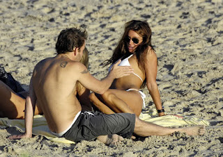 Hot romance of Rachel uchitel in sexy bikini with her boy friend at beach free download fantasy images and hot photos