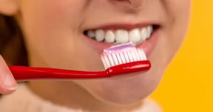 Οδοντίατροι προειδοποιούν: Σταματήστε να ξεπλένετε το στόμα σας μετά το βούρτσισμα των δοντιών