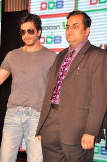SRK Snapped at 'DDB Videocon' press meet