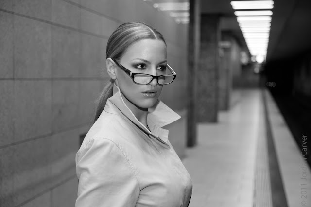 jordan-carver-underground-photo-shoot-wearing-goggles