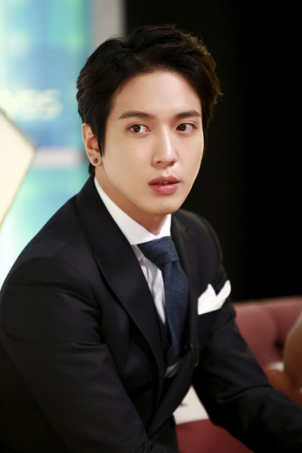 Yong Hwa nos trae  «Shall we Kiss?»