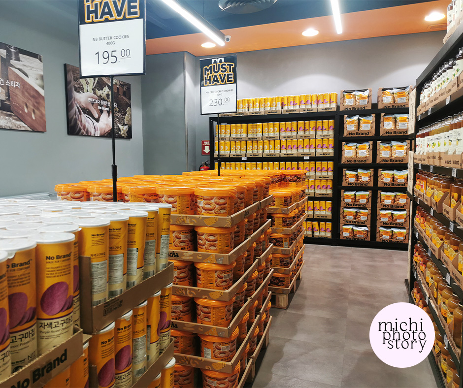 Michi Photostory: No Brand; A Korean Grocery Store