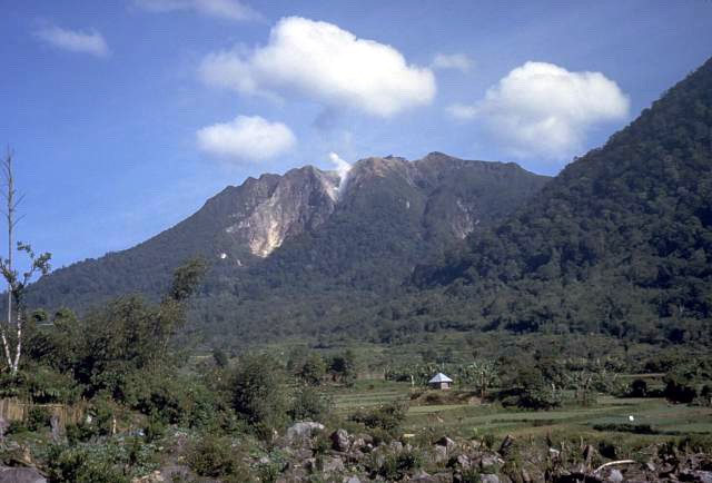 10 Tempat Wisata di Medan Yang Murah Dan Menarik - Gunung Sibayak