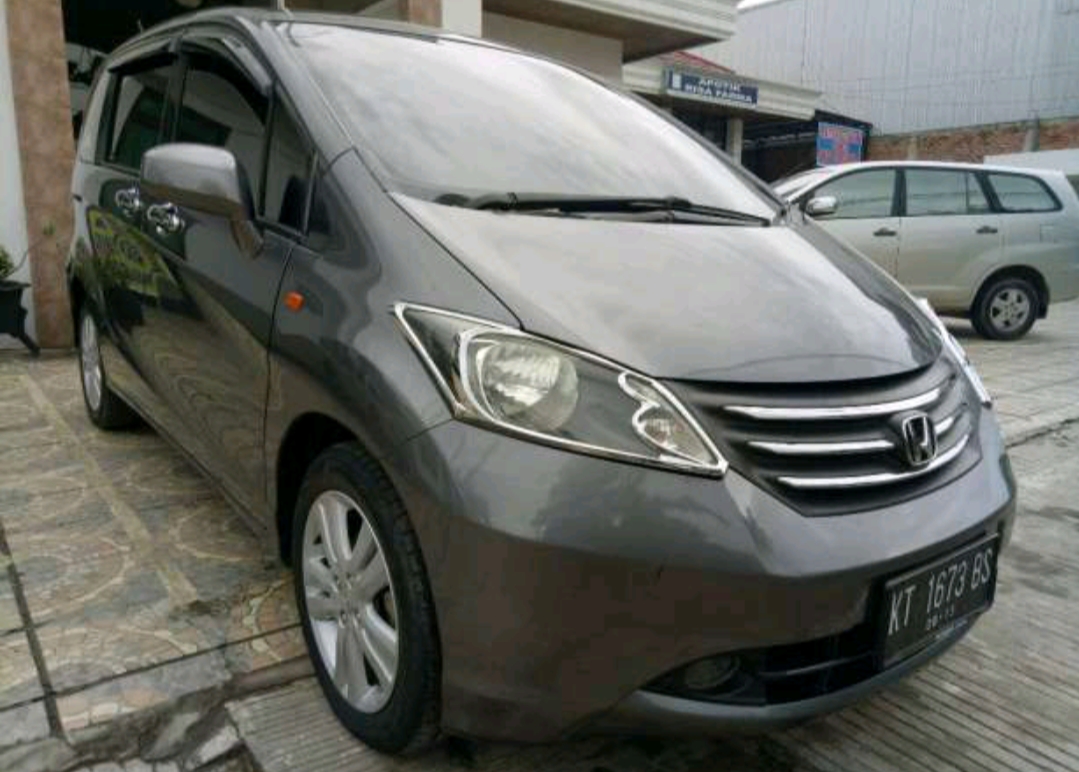 IKLAN BISNIS SAMARINDA Dijual mobil Honda Freed tahun 