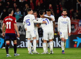 Les joueurs du Real Madrid célébrant leur victoire sur Osasuna