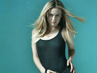 Free wallpapers without watermarks of Alicia Silverstone at Fullwalls.blogspot.com