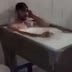 FUNCIONÁRIO TOMA BANHO EM CALDEIRÃO DE LEITE DE FÁBRICA DE LATICÍNIO ( VÍDEO)