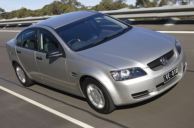 2006 Holden Commodore 3.5L V6 - front side view