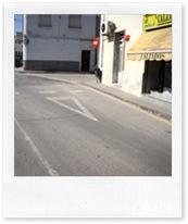 Zona donde se ensanchará el acerado y se crearán los nuevos pasos de cebra.