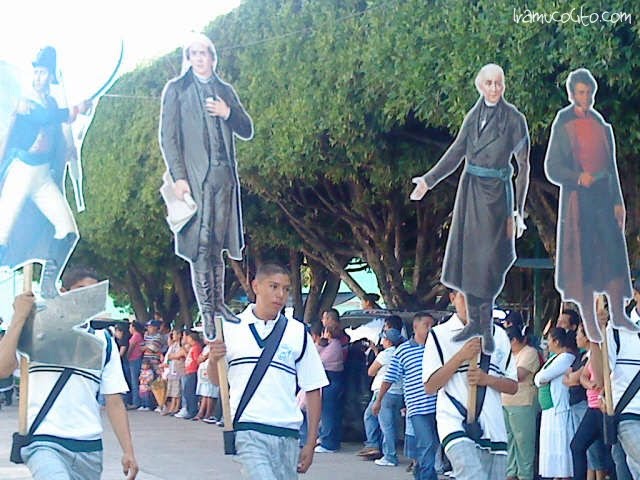 Desfile del 16 de septiembre en Iramuco, Gto