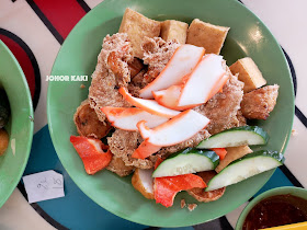 Lao Zhong Zhong Five Spice @ Tai Thong Crescent 老中中餐室五香酥虾饼