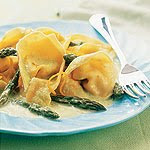 Cheese Cappelletti With Asparagus Sauce